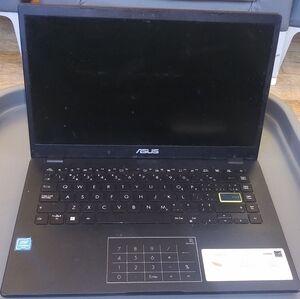 ASUS Black and Gray Laptop